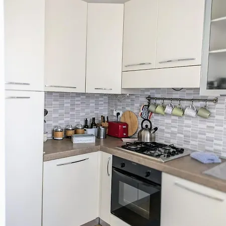 Viale Puccini - Free Gated Parking - 3 Minutes From Center *